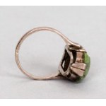 Ring with green jewelry stone, 1st half of 20th century.