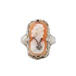 Ring with cameo