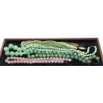 Jewellery - Group of 7 necklaces in: malachite, chrysoprase, quartz ...