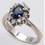 Jewellery - White gold ring with central sapphire and brilliant c...