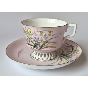 KUZNIECOW. Filiżanka porcelanowa ręcznie malowana naszkliwnie, wytwórnia Kuzniecow, Dulewo, Rosja, lata 1891-1917