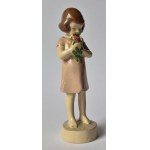 PACYKÓW. Figurka dziewczynki z bukiecikiem kwiatów. Fabryka Fajansu w Pacykowie (1912-1939)