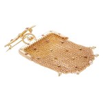 Ball handbag with brooch, 19th/20th century.