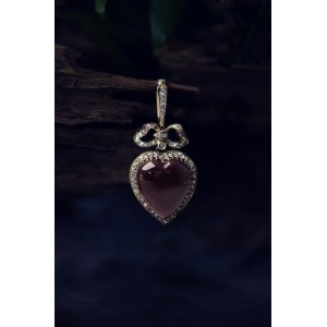 Brooch-pendant in the form of a heart, Hungary, 19th/20th century.