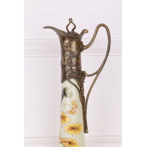 Decanter in porcellana Art Nouveau con bronzo