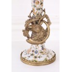 Hunting flacon in porcelain and bronze