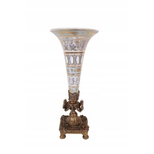 Porcelain vase with bronze