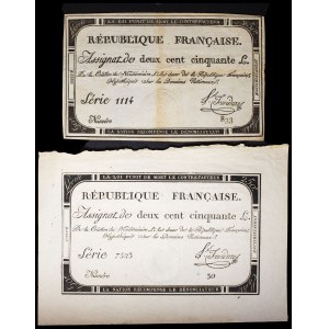Lot (2) - Assignat de 250 livres (dont un faux d’époque dit “de Quiberon”) - Domaines nationaux 7 Vendémiaire an 2.