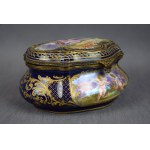 Puzdro w stylu Sevres, porcelana, Francja, XIX w.