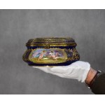 Puzdro w stylu Sevres, porcelana, Francja, XIX w.