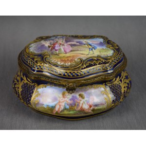 Puzdro w stylu Sevres, porcelana, Francja, XIX w.