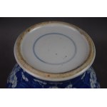 Vase with lid, painted in cobalt, China, Qing, 19th century.