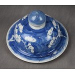 Vase with lid, painted in cobalt, China, Qing, 19th century.