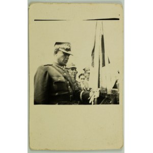 FOTOGRAFIA - Tenente generale Karol Świerczewski [Stendardo].