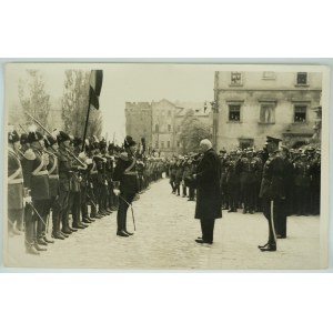 PHOTOGRAPHY - Warsaw. Funeral of Józef Piłsudski - 1935 [President Ignacy Mościcki receives foreign military delegation].