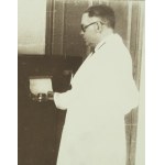 FOTOGRAFIA - Doktor Piotr Macewicz w gabinecie Centrum Badań Lotniczo-Lekarskich - lata 30 XX w.