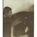 FOTOGRAFIA - Doktor Piotr Macewicz w gabinecie Centrum Badań Lotniczo-Lekarskich - lata 30 XX w.
