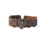 Patriotic ring with eagle, child or folk(?)