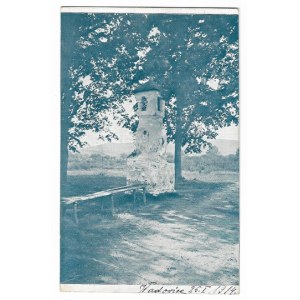 [JAROSZOWICE]. Roadside shrine in Jaroszowice. Photo amat. P. M. Gedlówna.