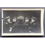 [MULTIPLE PORTRET] Photograph by Dr. Franciszek Nowakowski. St. Petersburg [1917/18].