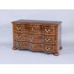 Baroque chest of drawers