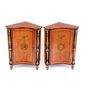 Pair of English corner cabinets painted in the style of the Adams brothers - 19th century
