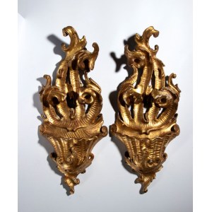 Paire de bénitiers muraux en bois doré de style Louis XVI - Vénétie-Lombardie, XVIIIe siècle