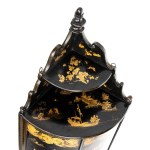 Wall-mounted corner cabinet in the Chinoiserie style - England, 19th century