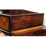 Commode ancienne avec plateau à lattes et incrustation d'os - Région Lombardie-Vénétie, XVIIIe siècle