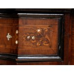 Commode ancienne avec plateau à lattes et incrustation d'os - Région Lombardie-Vénétie, XVIIIe siècle
