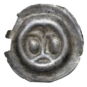 Brakteat, II połowa XII wieku, dwie głowy