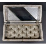 Wooden casket with glass