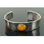 Massive bracelet with amber, Ref. So (124)