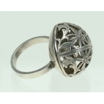 Silver ring with floral motif, Warmet (142)