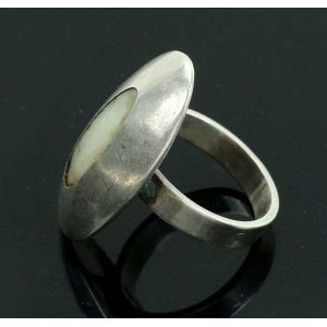 Mother-of-pearl ring, Ref. SS (165)