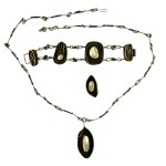 Set of necklace, bracelet and ring with mother of pearl, Olgierd Vetesco (209)