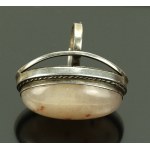 Massive ring with pink agate, ref. JM (229)