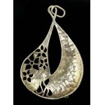 Pendant with floral motif, Warmet (235)