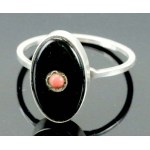 Ring with coral and onyx, Glass, Sopot (126)