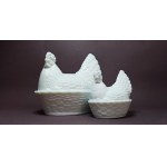 TWO HENS IN FLIGHT - "Ząbkowice" Household Glassworks in Dąbrowa Górnicza