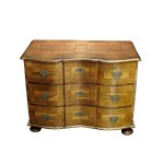 PAIR OF BAROQUE CHESTS OF DRAWERS, MID-18TH CENTURY