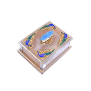 LIDDED BOX, AGATE?, WITH GILT SILVER AND ENAMEL APPLIQUÉS