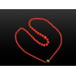 CORAL NECKLACE, CLASP IN 18-KARAT YELLOW GOLD