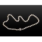PEARL NECKLACE WITH GOLD CLASP, CLASP: 14 KT WHITE GOLD