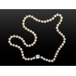 PEARL NECKLACE, CLASP: 14K WHITE GOLD