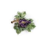 GRAPE BROOCH WITH AMETHYSTS, 14K YELLOW GOLD