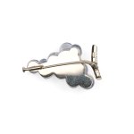 GRAPE BROOCH, 18 KT WHITE GOLD