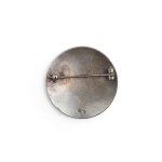 BROOCH FEATURING A COURTLY COUPLE, CIRCA 1900