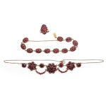GARNET JEWELRY SET CONSISTING OF:, RING, NECKLACE, AND BRACELET