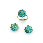 JEWELRY SET CONSISTING OF:, 1 RING AND A PAIR OF EAR CLIPS